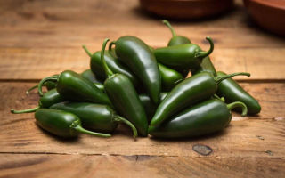 Karsto jalapeno papriku sastāvs un priekšrocības