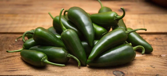 Karsto jalapeno papriku sastāvs un priekšrocības