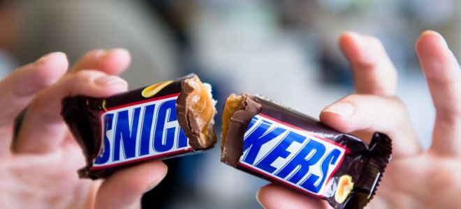 Snickers (Snickers): tāfeles sastāvs, šokolādes priekšrocības un kaitējums